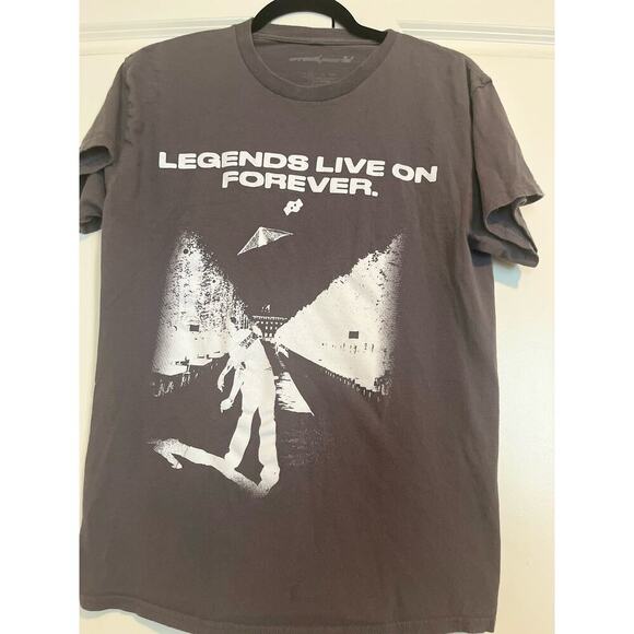 EUC "Legends Live On Forever" Tshirt Size XL - Picture 1 of 5